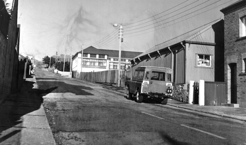 PUERTO ARGENTINO_STANLEY EN TIEMPOS DE GUERRA. Calles vacías en el pueblo principal de las Islas durante la Guerra  ARCHIVO DE LA GACETA