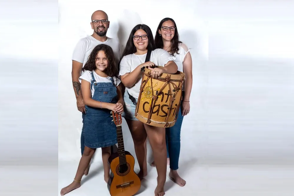 UNIÓN. Martín, Emilse, Constanza y Virginia permanecen unidos por su amor y pasión por la música.