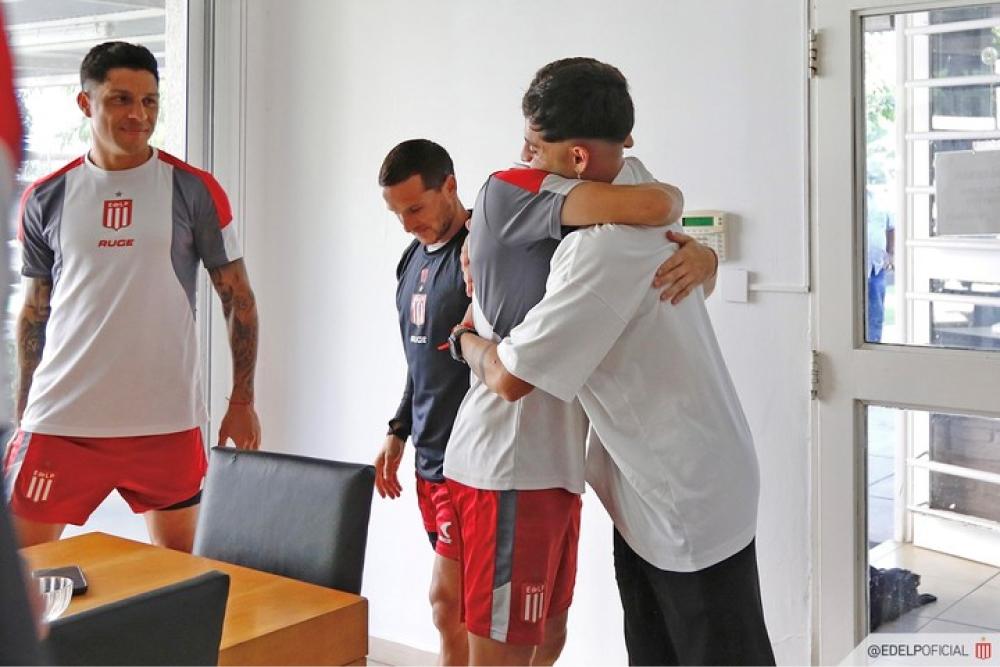 Javier Altamirano recibió el alta médica y se reencontró con sus compañeros de Estudiantes