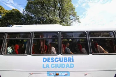 Bus Turístico: cómo anotarse para disfrutar gratis el recorrido por la ciudad histórica