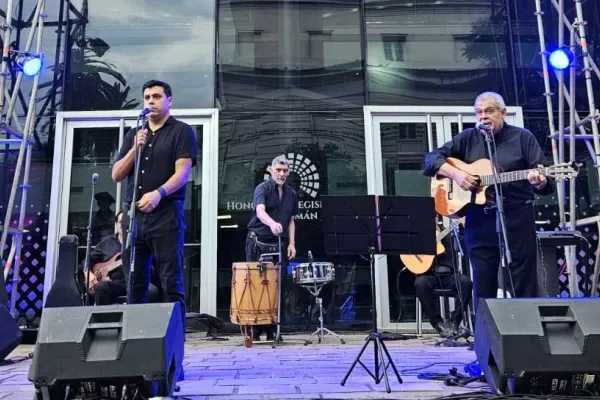 Misa criolla: la emblemática obra se presentará hoy en tres versiones y al aire libre