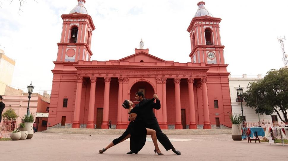 LEANDRO ESPINOSA. Promete un encuentro con el tango en Aguilares.