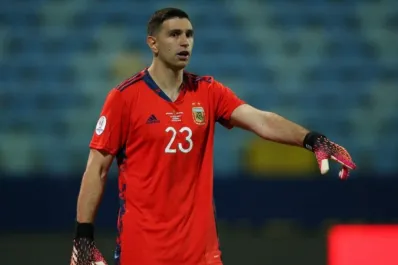 “Dibu” Martínez y un “palito” por los rivales de la Selección: “Necesitamos un gran partido”