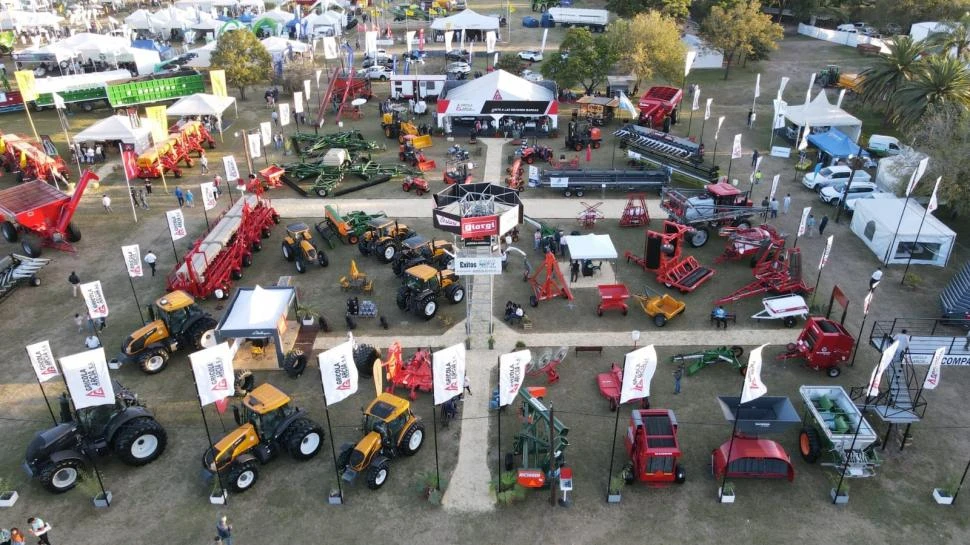 VÍNCULOS COMERCIALES. Agrícola García representa a más de 15 valiosas marcas de la agroindustria argentina y del exterior.