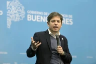 Axel Kicillof, contra Javier Milei: Anda de gira por el mundo y no se hace responsable de nada