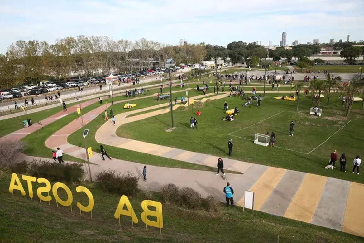 Por un puma suelto, tuvieron que evacuar un parque en la Ciudad de Buenos Aires