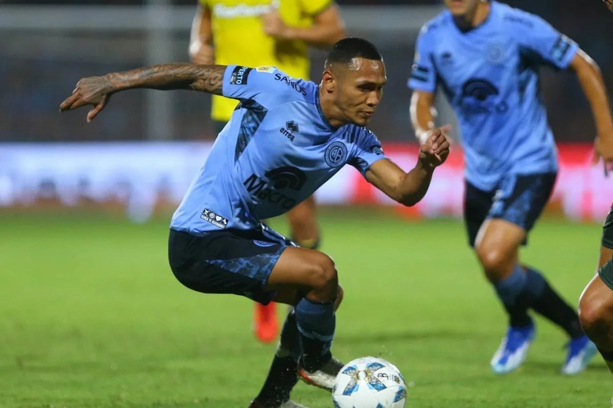 RODAJE. Reyna disputó siete partidos en la Copa de la Liga, con la camiseta de Belgrano. Foto tomada de Instagram.