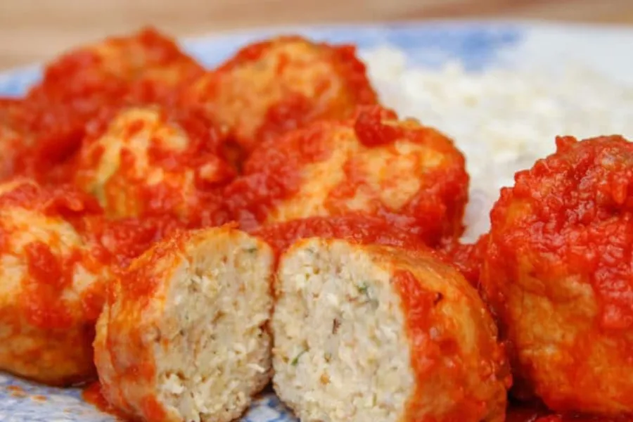 Albóndigas de pollo y avena: la receta saludable y económica para preparar en casa