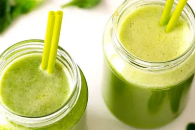 Jugo verde antiarrugas: cómo prepararlo y bajar de peso de forma natural
