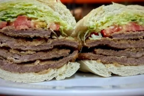 La IA que te prepara el mejor sándwich de milanesa tucumano: ¿cuál tiene la receta más tradicional?