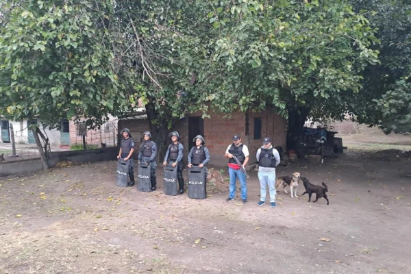 Allanamientos por la pelea entre narcos: secuestraron celulares