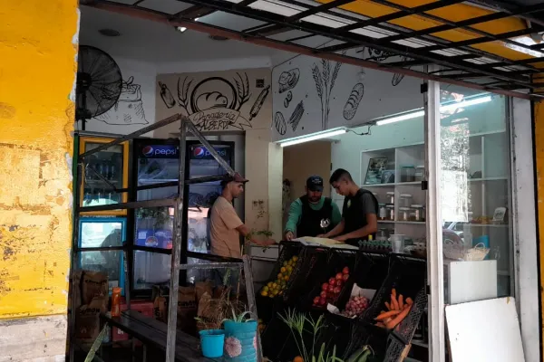 Atraparon a una mujer acusada por la venta ilegal de adjudicaciones de viviendas del Estado