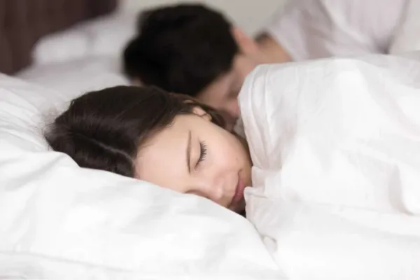 Por qué dormir bien protege del Alzheimer, según Harvard