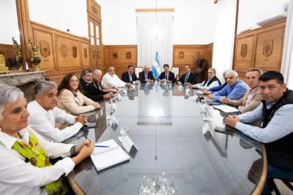 El Gobierno se reunió con la CGT en medio de tensiones por la reforma laboral y la amenaza de un paro