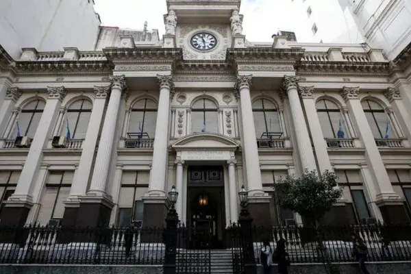 El Banco Central dispuso una baja de tasa de 10 puntos: la fija será del 70%