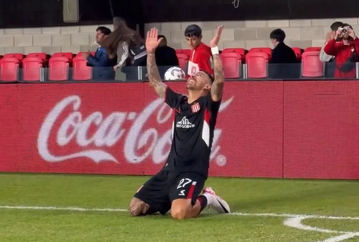 GANÓ ESTUDIANTES. Javier Correa fue el autor del único gol que le dio el triunfo a los de Eduardo Domínguez.