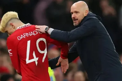 Polémica con Garnacho: el técnico de Manchester United lo cruzo por unos likes en las redes