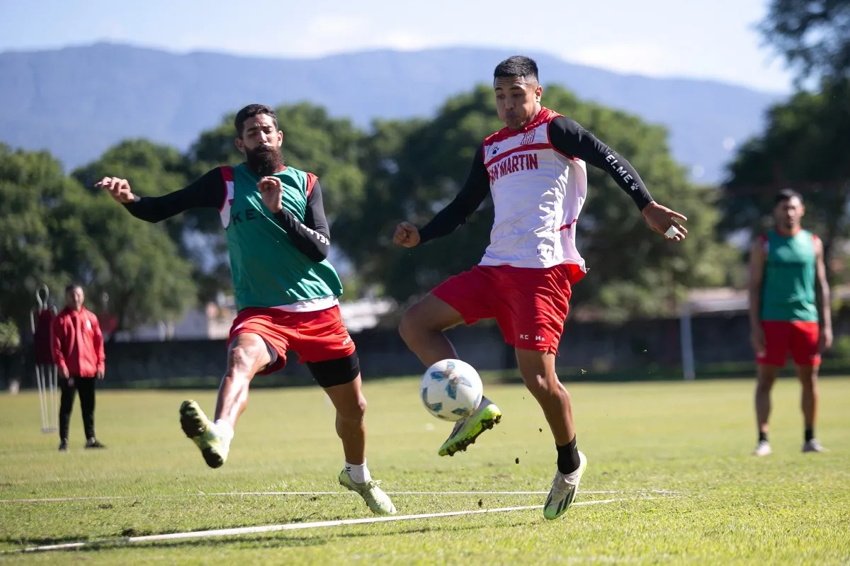 EN LA LISTA. Juan Orellana y Leonardo Monje están entre los convocados para enfrentar mañana a Brown.