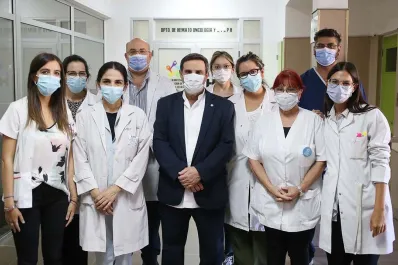Medina Ruiz recorrió la unidad de hemoterapia del Hospital Kirchner