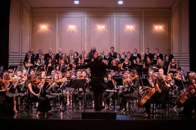 ORQUESTA Y CORO. La música sacra y la épica tomarán entidad sonora esta noche en el teatro San Martín.