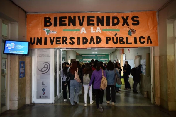 Los dolores que nos quedan son la educación que desfinancian