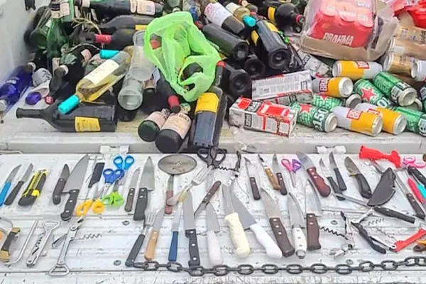 Secuestraron armas blancas, botellas de alcohol y pirotecnia en la previa del Superclásico