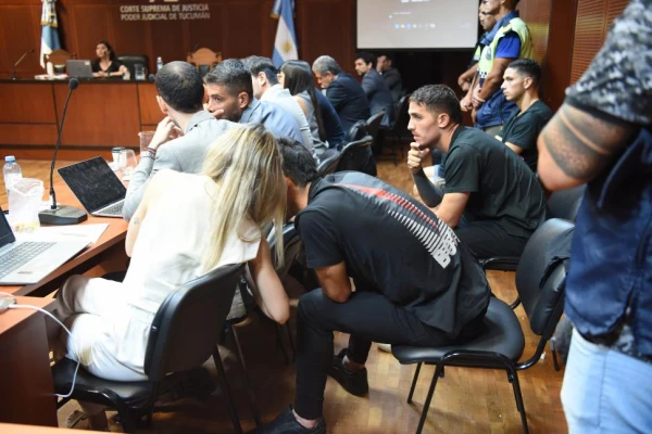 Futbolistas de Vélez: ¿qué datos se buscan en los celulares que se investigan?