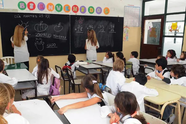 Docentes piden reabrir las paritarias y el Gobierno alista el cronograma de reuniones