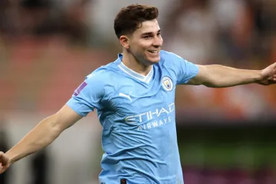 Julián Álvarez emocionó a un grupo de nenes que tienen un canal de streaming de fútbol