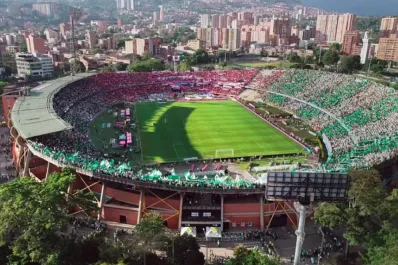 Violencia en Colombia: golpearon a un futbolista con una navaja en un partido de Atlético Nacional