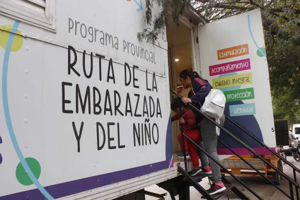 El tráiler de la Ruta de la Embarazada y el Niño llegó a Estación Aráoz