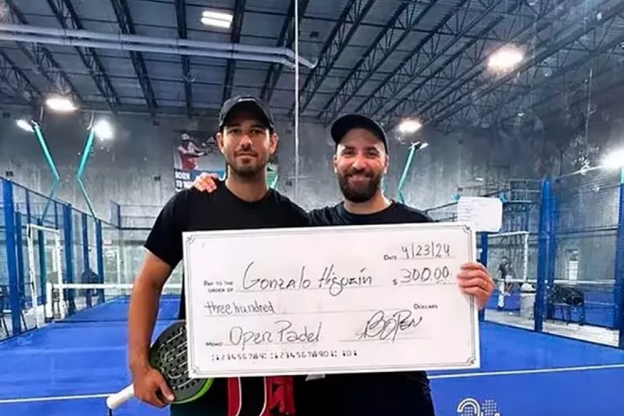 POSANDO. Higuaín y su compañero venezolano se consagraron en Miami.