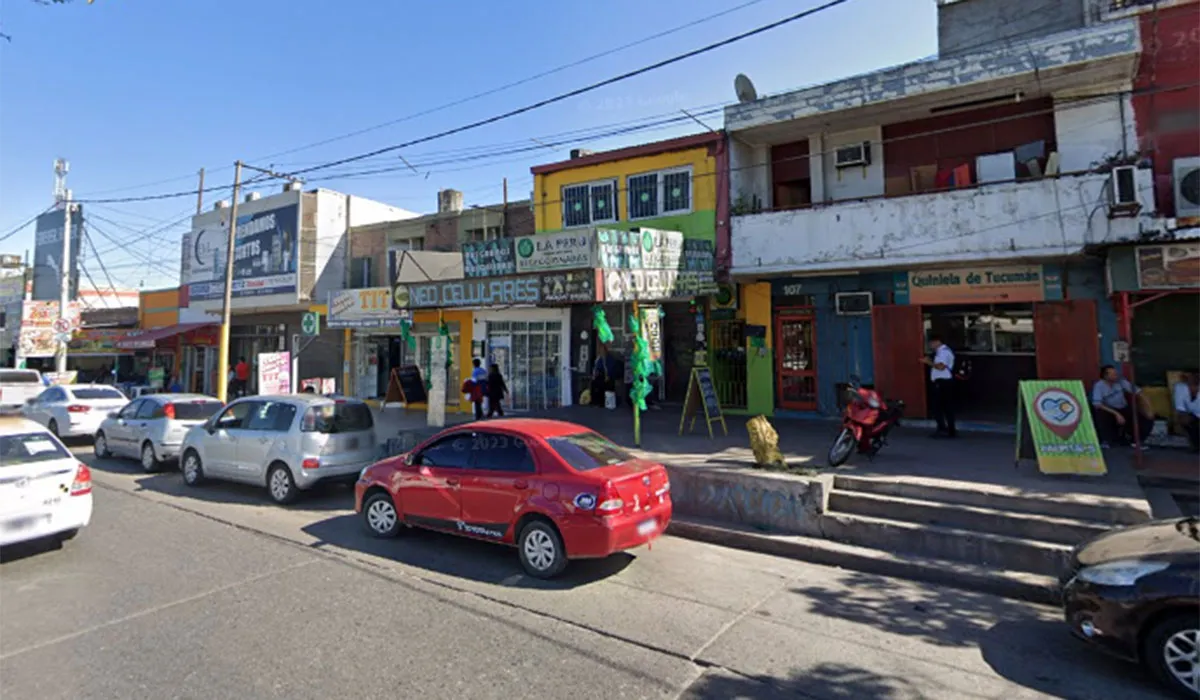 EN EL BAJO. Las transacciones que provocaron la denuncia ocurrieron frente a la terminal de ómnibus.