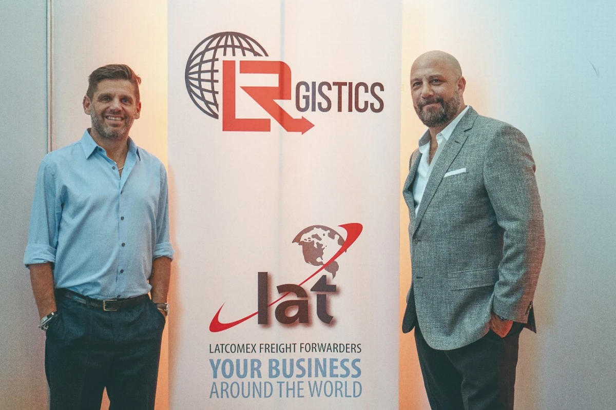 PROTAGONISTAS. Matías De Cillis y Lucas Tempone, directores de LATCOMEX SA, sostienen que es enorgullece ser un socio estratégico en el proceso de exportación de limones y derivados.