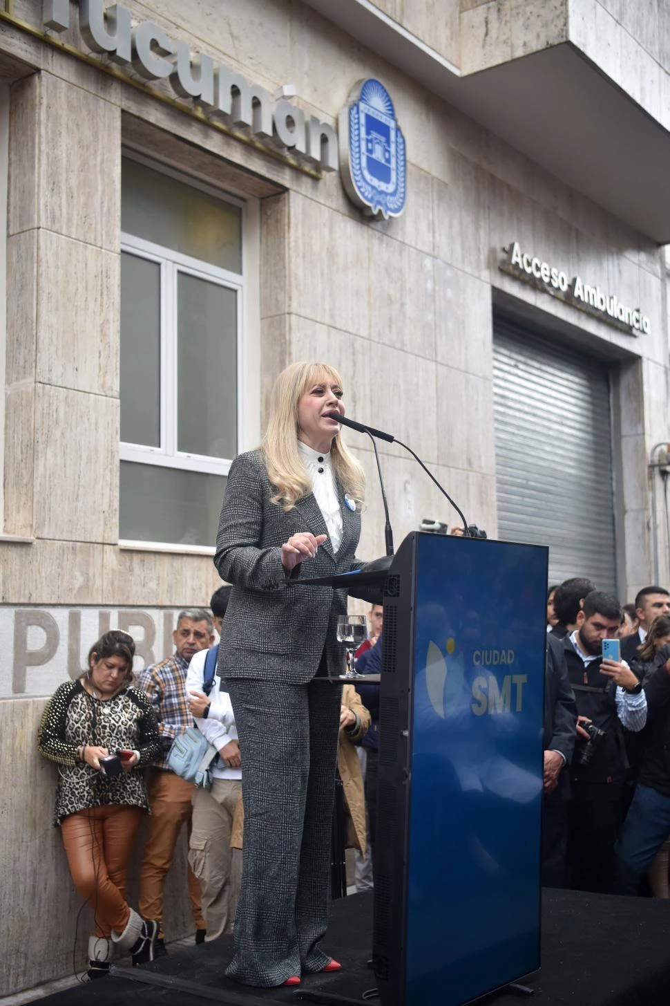 LUGAR EMBLEMÁTICO. La intendenta, Rossana Chahla, citó que “la Asistencia Pública es como un gigante dormido que ahora se levanta para servir a todos los ciudadanos. LA GACETA / FOTOs DE INÉS QUINTEROS ORIO