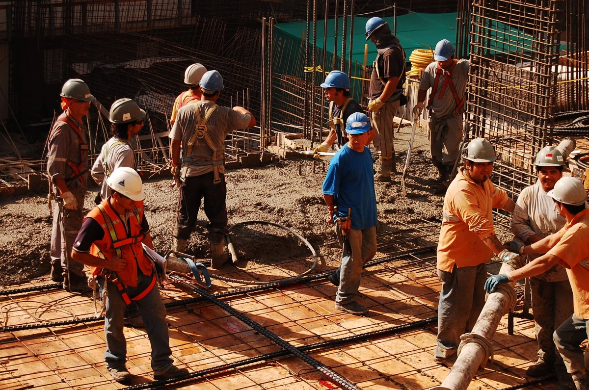 Reforma laboral: qué cambiará para trabajadores y empresas con la Ley Bases