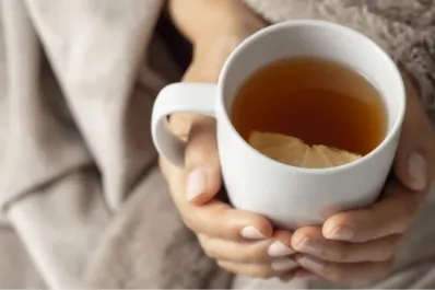 La infusión que ayuda a relajar el cuerpo y descansar mejor: cómo tomarla antes de dormir