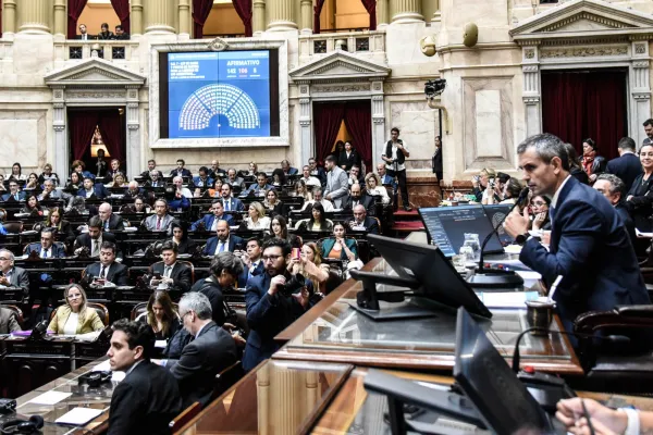 Ley Bases: Diputados aprobó las privatizaciones, las facultades delegadas y la reforma laboral