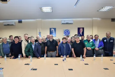 Tras reunirse con la CGT, Kicillof denunció que los derechos de los trabajadores están en riesgo