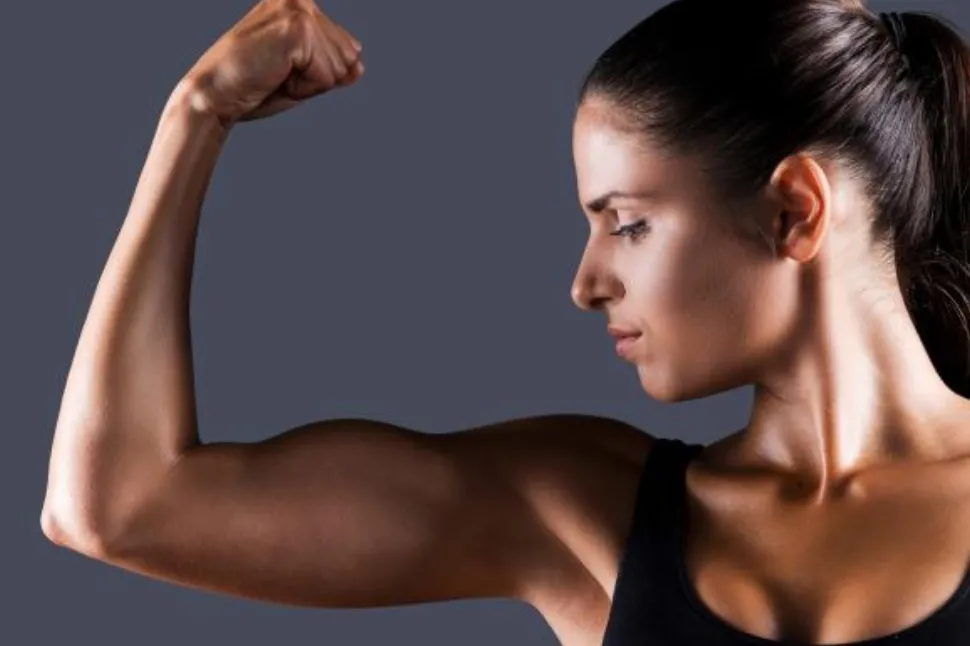 Entrenar sin moverse: conocé los ejercicios para tonificar y marcar músculos