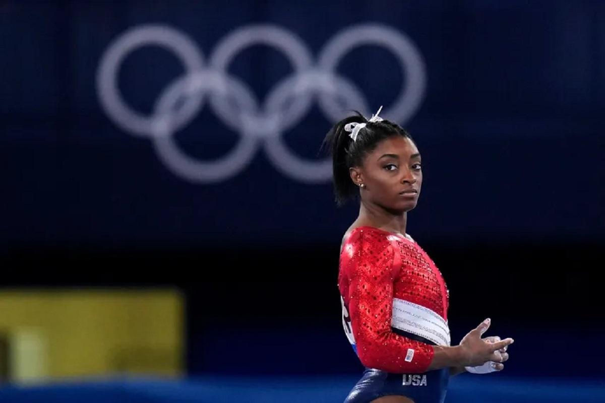 ROMPIÓ EL SILENCIO. Luego de fallar en los JJ.OO de Tokio, Simone Biles explicó la presión que sentía durante la competencia. 