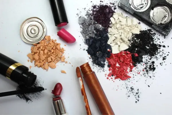 La Anmat prohibió el uso y la venta de una serie de cosméticos y una crema regeneradora por ser “ilegales”