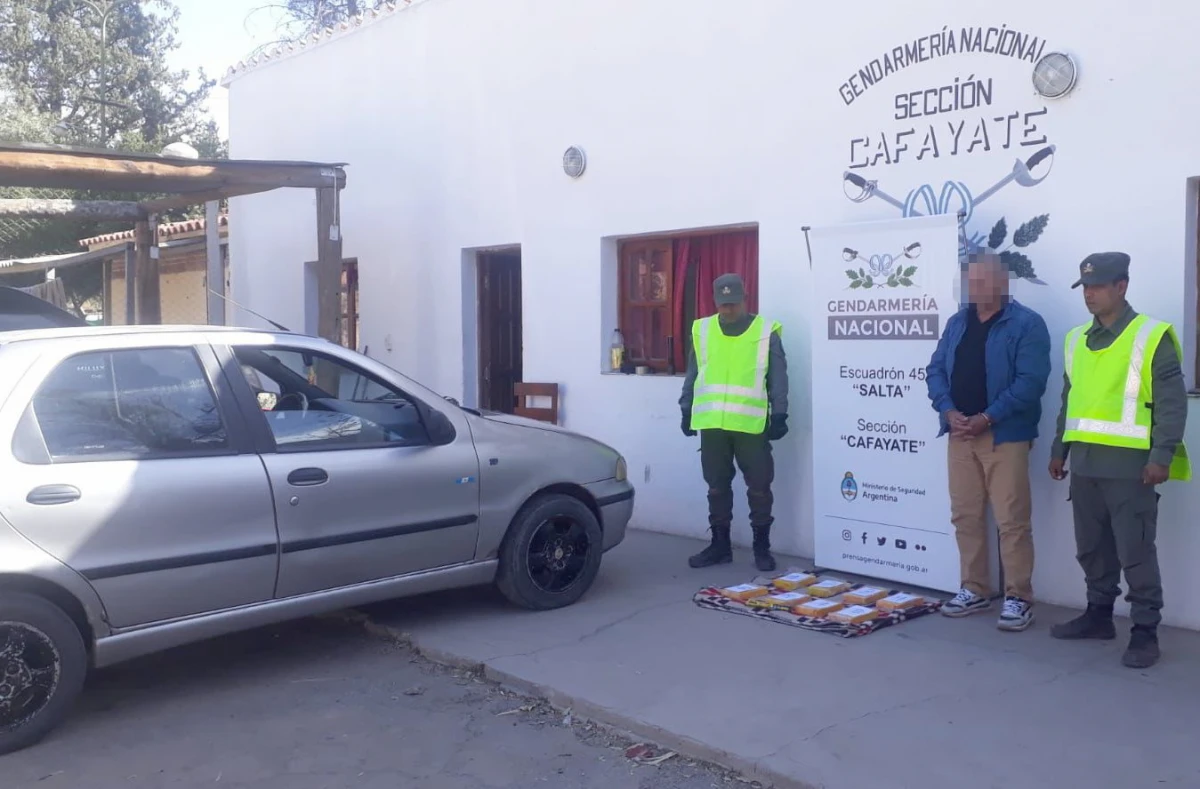 Cafayate: llevaba ocho kilos de cocaína en el torpedo de su vehículo