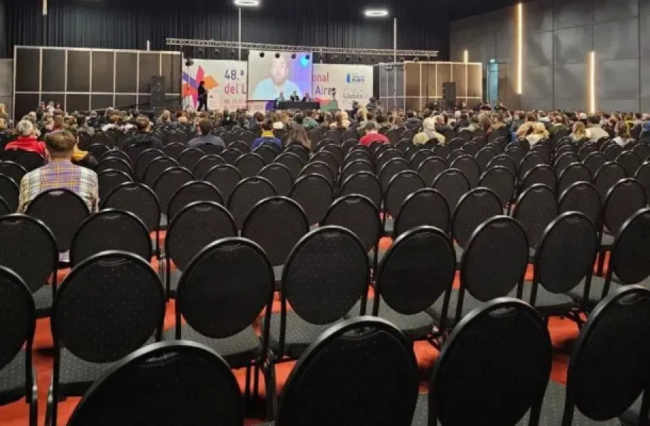 La sala José Hernández le quedó grande a la presentación de este miércoles.