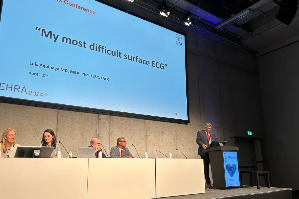 PRESENTACIÓN. El tucumano Luis Aguinaga, cardiólogo y doctor en Medicina, expuso en el congreso europeo.