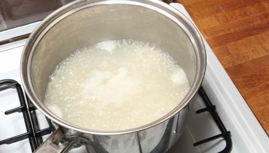 ¿Por qué deberías empezar a tomar agua de arroz?: conocé diez beneficios 