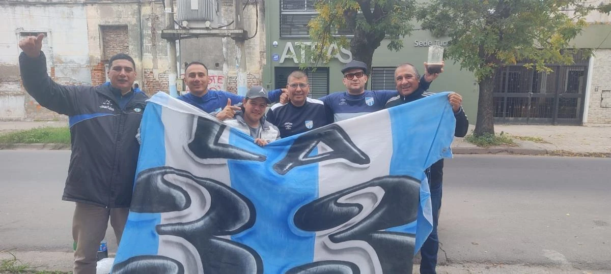 Los hinchas decanos ya palpitan el partido