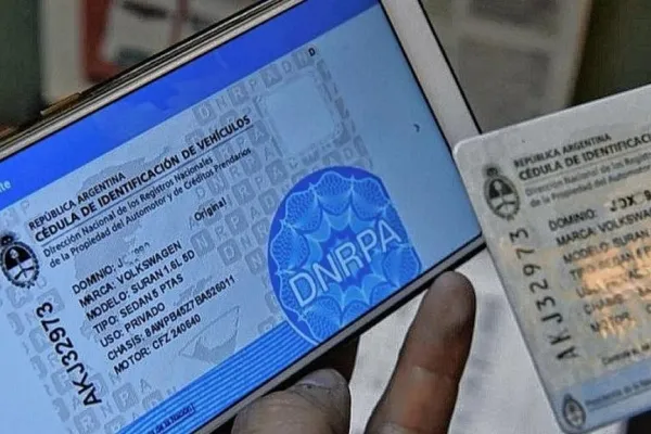 El Gobierno nacional oficializó la derogación de la tarjeta azul para conducir vehículos