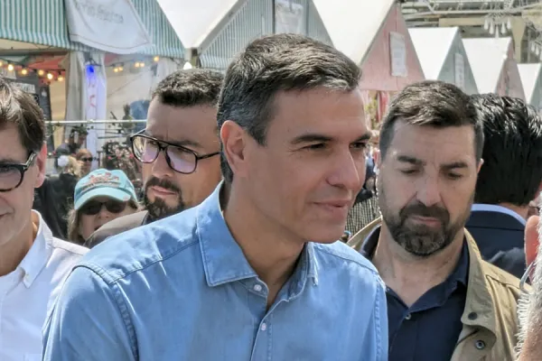 Socialistas de Cataluña le dan aire a Sánchez