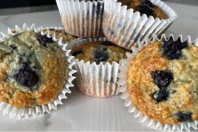 Cómo preparar muffins de avena y arándanos, una receta super nutritiva e ideal para el otoño